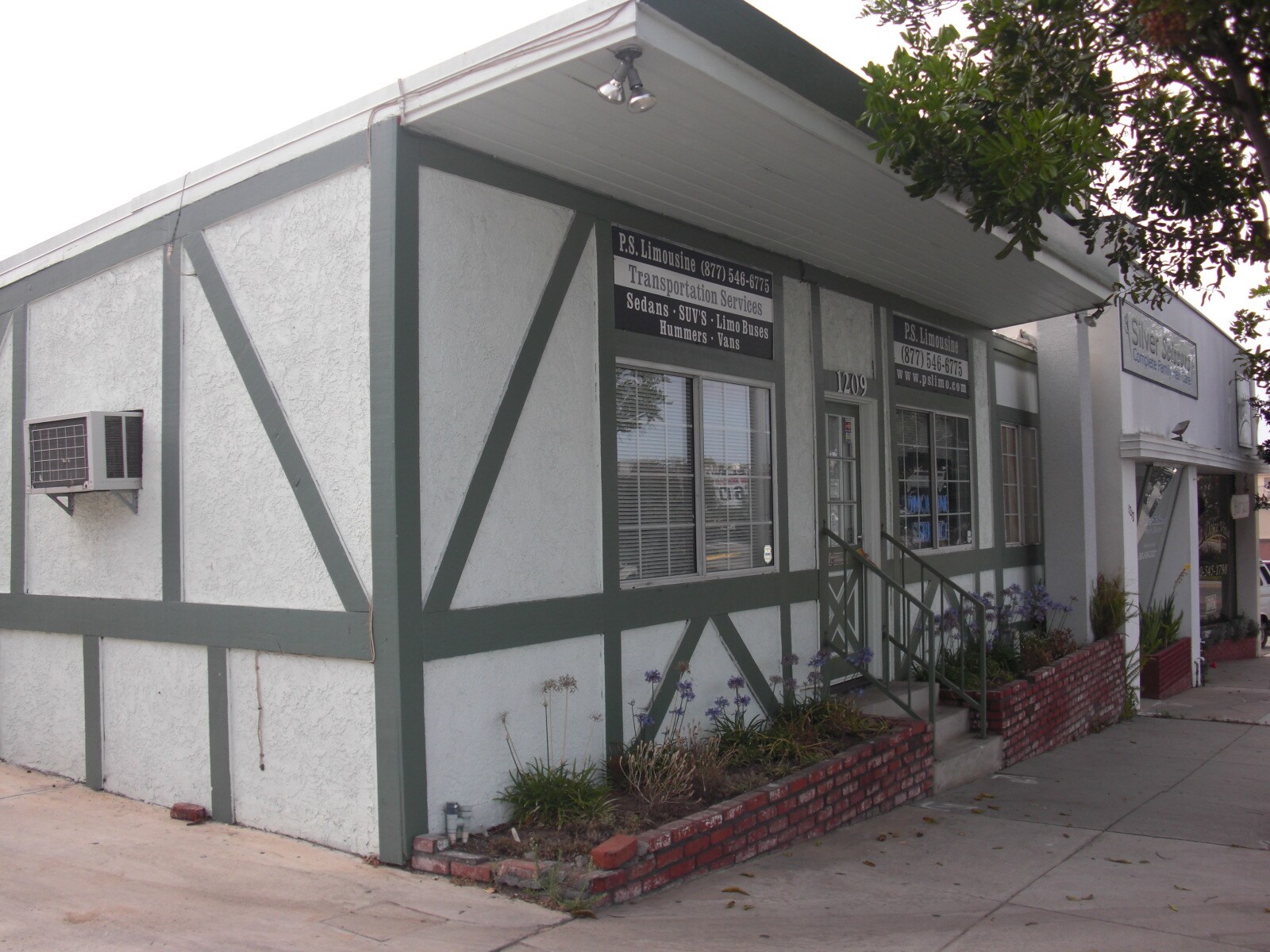1209 N Sepulveda Blvd, Manhattan Beach, CA à vendre Photo principale- Image 1 de 4