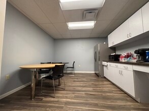 998 Old Eagle School Rd, Wayne, PA for lease Interior Photo- Image 2 of 4