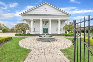 Plus de détails pour 4860 E 13 Mile Rd, Warren, MI - Spécialité à vendre