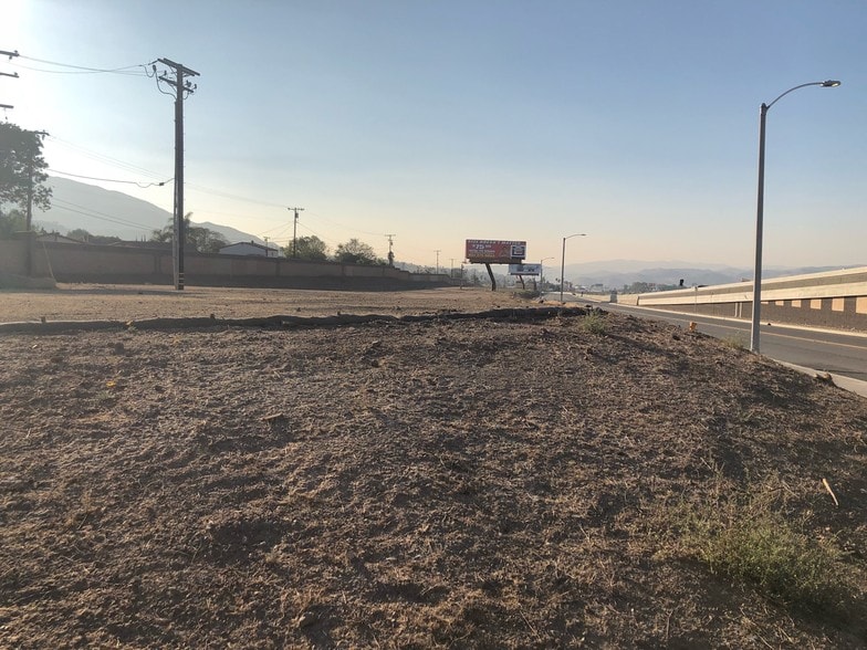 2200 Frontage Rd, Corona, CA for lease - Building Photo - Image 3 of 4