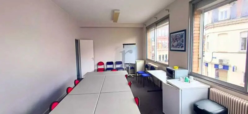 Office in Armentières for lease - Interior Photo - Image 3 of 5