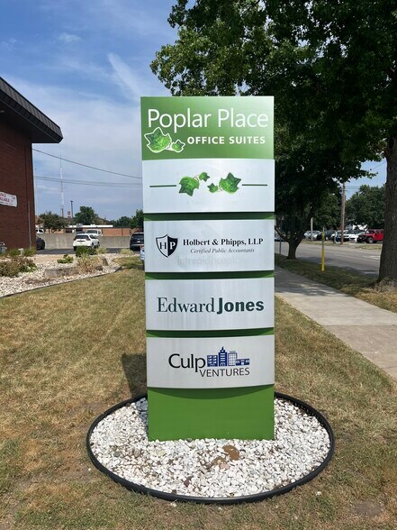 400 Poplar St, Terre Haute, IN à louer - Photo du bâtiment - Image 2 de 3