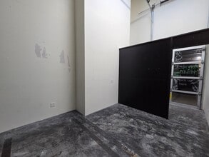 2195 Hyacinth St NE, Salem, OR for lease Interior Photo- Image 1 of 5