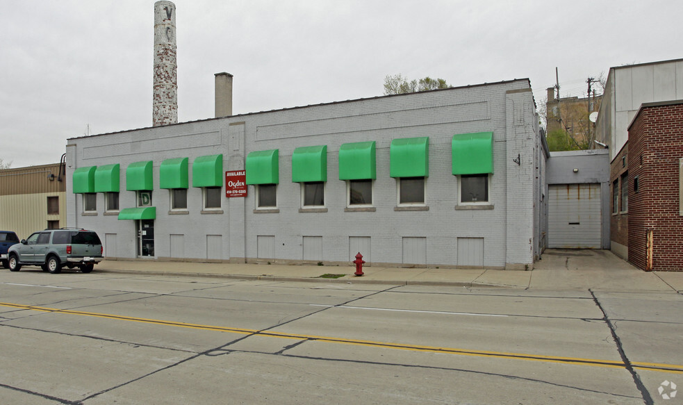 2422 W Clybourn St, Milwaukee, WI for sale - Building Photo - Image 1 of 1