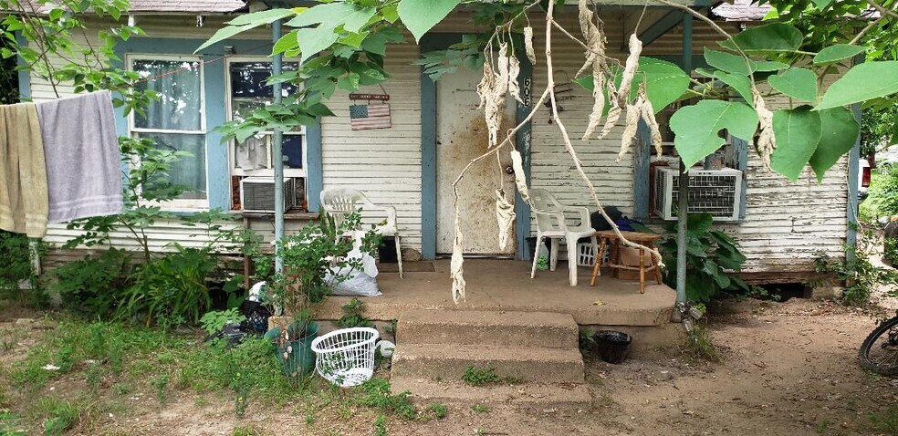 606 N Danville St, Willis, TX à vendre - Photo principale - Image 1 de 5