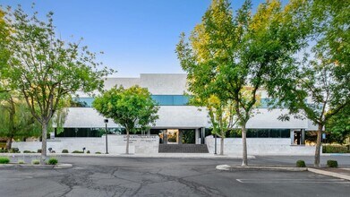 6715 N Palm Ave, Fresno, CA for lease Building Photo- Image 2 of 9