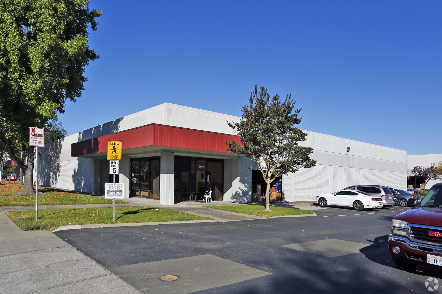 2975-2995 Whipple Rd, Union City, CA à louer Photo du bâtiment- Image 1 de 4