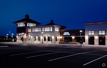 1928-1995 Springbrook Square Dr, Naperville, IL à louer - Photo du bâtiment - Image 2 de 15