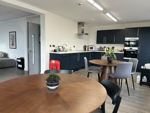 227 Ayres Rd, Manchester for sale Interior Photo- Image 2 of 6