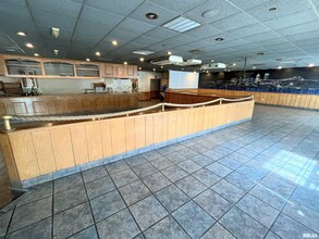 2401-2517 N Main St, East Peoria, IL for lease Interior Photo- Image 1 of 16