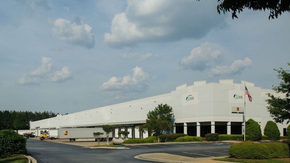 305 Best Friend Ct, Norcross, GA for lease - Building Photo - Image 3 of 10