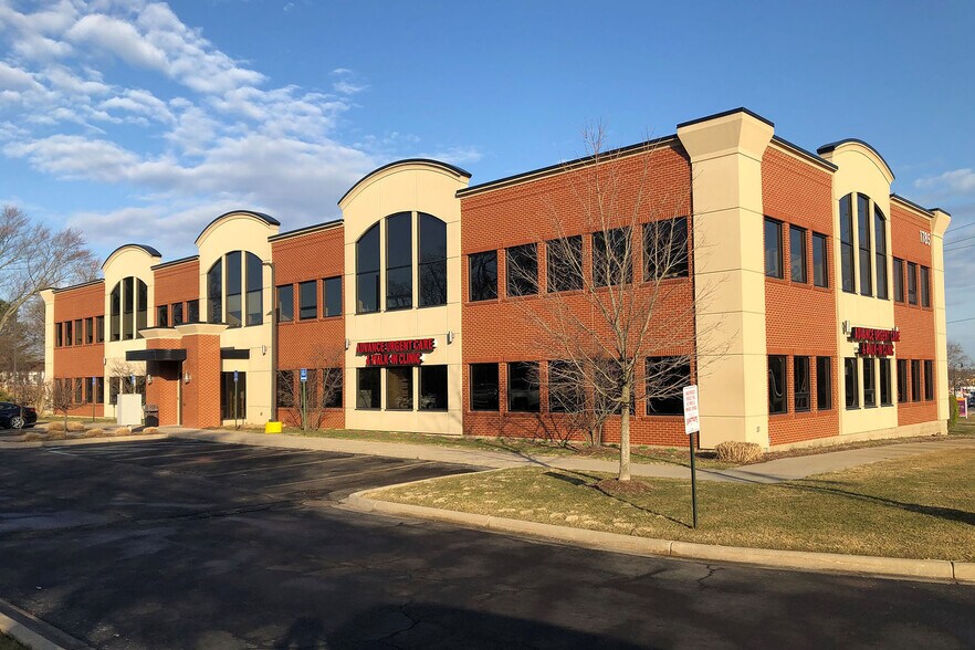 1785 W Stadium Blvd, Ann Arbor, MI à louer - Photo du bâtiment - Image 1 de 6