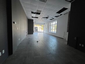 265-267 New Dorp Ln, Staten Island, NY for lease Interior Photo- Image 2 of 2