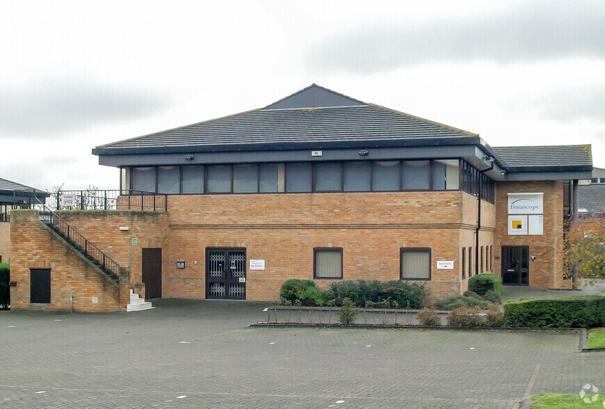 1 Lakeview Ct, Huntingdon à vendre - Photo du bâtiment - Image 2 de 2