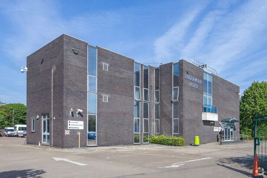 Saville Rd, Peterborough à louer - Photo du bâtiment - Image 2 de 3