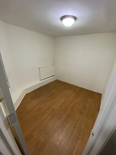 527 W 48th St, New York, NY for lease - Building Photo - Image 2 of 10