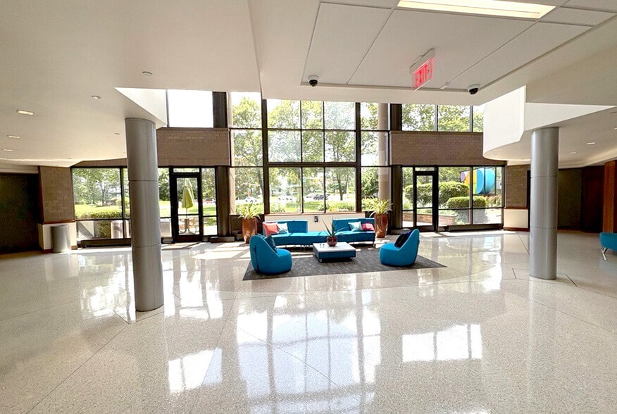 7 Great Valley Pky, Malvern, PA for lease - Building Photo - Image 1 of 10