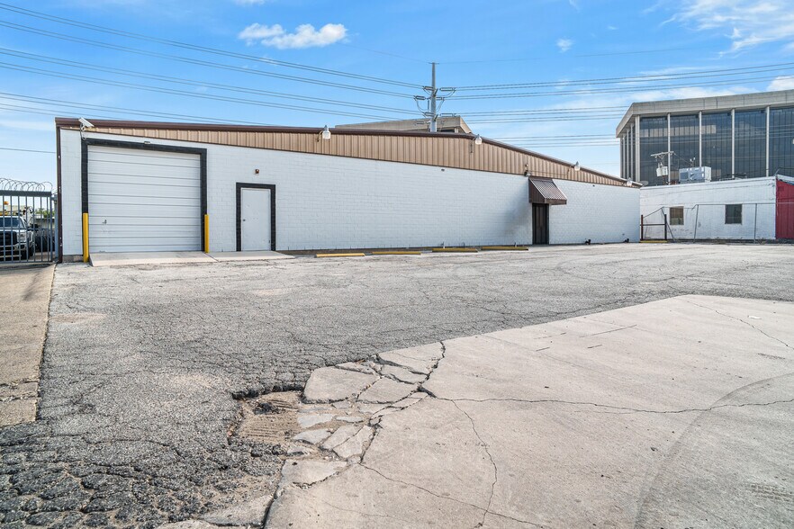8610 Botts Ln, San Antonio, TX à louer - Photo du bâtiment - Image 3 de 15
