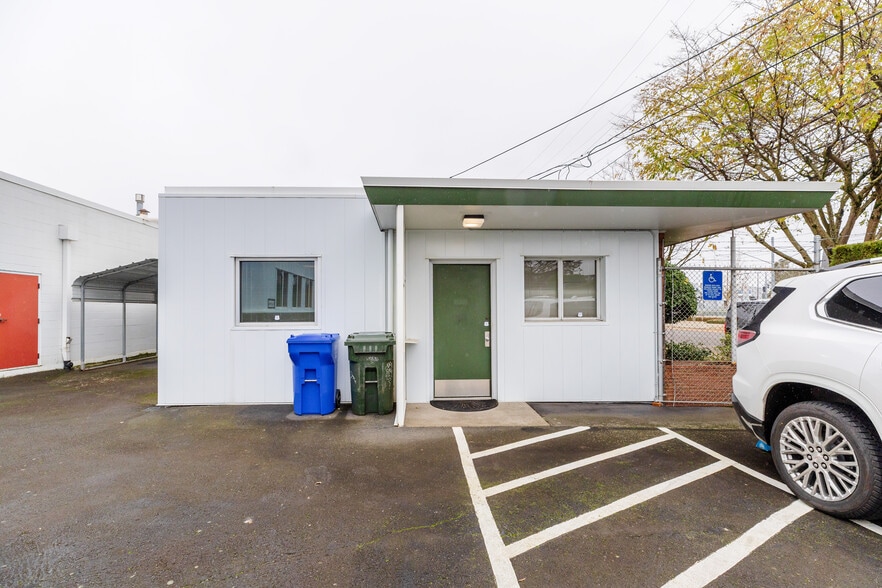 1240 SE Gideon St, Portland, OR for sale - Building Photo - Image 3 of 9