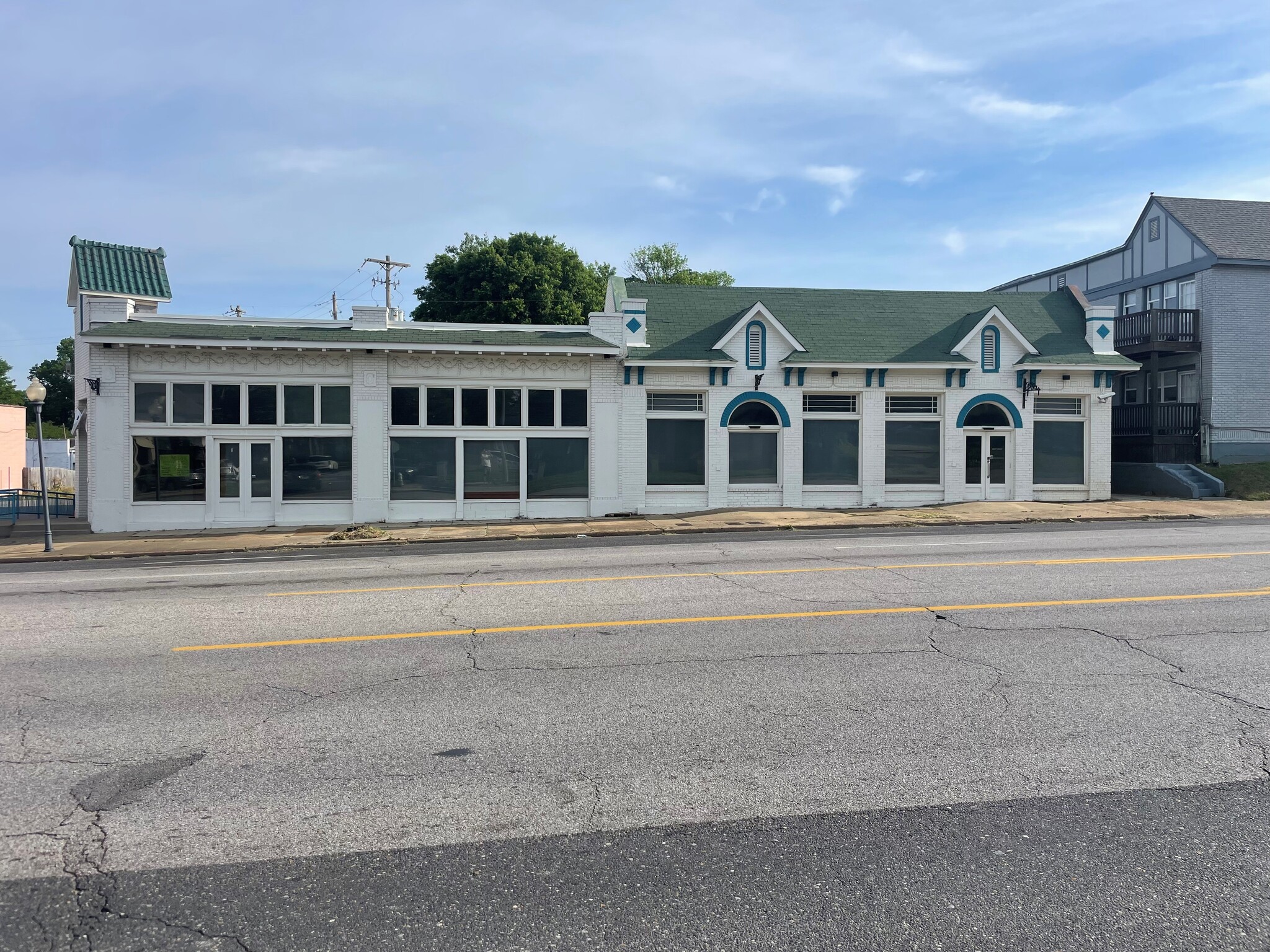 1726 Poplar Ave, Memphis, TN for sale Building Photo- Image 1 of 7