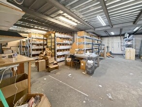 23 Boulevard De La Gare, La Penne-sur-Huveaune for lease Interior Photo- Image 1 of 3