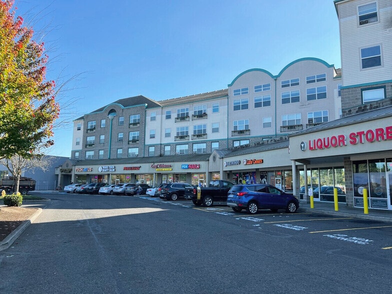 11930 NE Glisan St, Portland, OR for lease - Primary Photo - Image 1 of 17