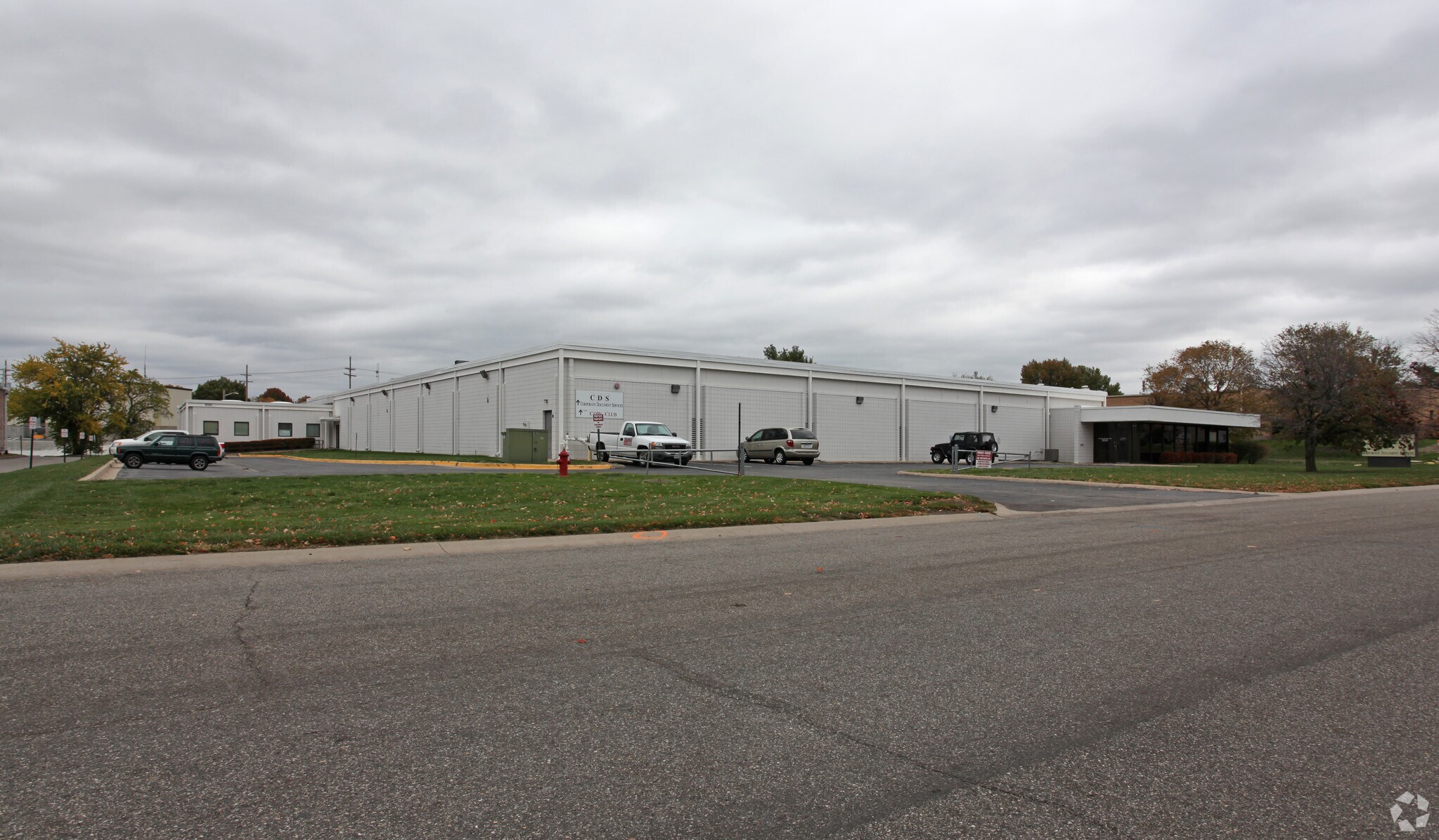 9095 Bond St, Overland Park, KS for lease Primary Photo- Image 1 of 4