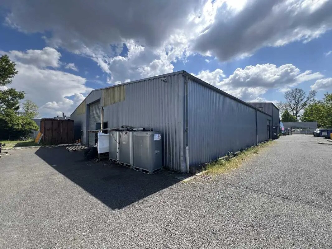 Flex in Bordeaux for sale Building Photo- Image 1 of 7