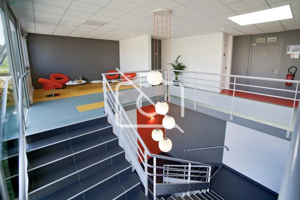 Industrial in Ris-Orangis for sale Lobby- Image 1 of 10