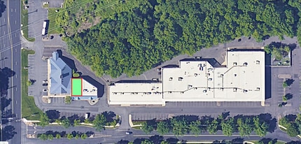 510-570 Village Square Blvd, Lawrenceville, NJ for lease Building Photo- Image 2 of 3