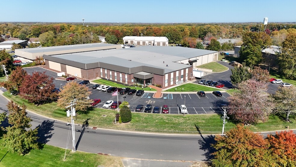 2230 Landmark Pl, Manasquan, NJ à louer - Photo du bâtiment - Image 3 de 7