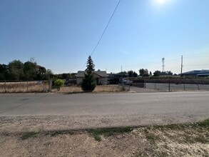 490 N Pine St, Canby, OR for lease Building Photo- Image 1 of 4