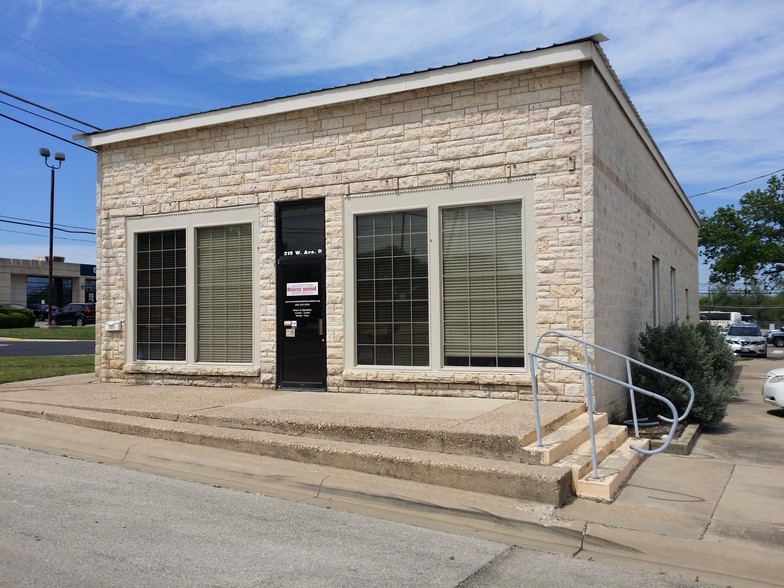 215 E Avenue D, Killeen, TX for sale - Primary Photo - Image 1 of 1