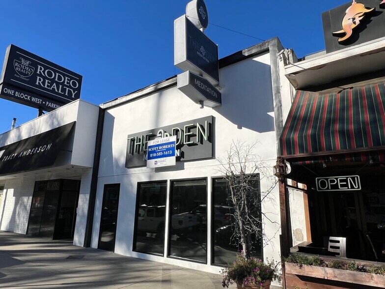 12323 Ventura Blvd, Studio City, CA à louer - Photo du bâtiment - Image 2 de 7