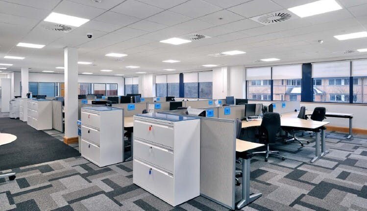 Brighton Rd, Crawley for lease - Building Photo - Image 3 of 4