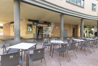 Plus de détails pour Multi-résidentiel à vendre