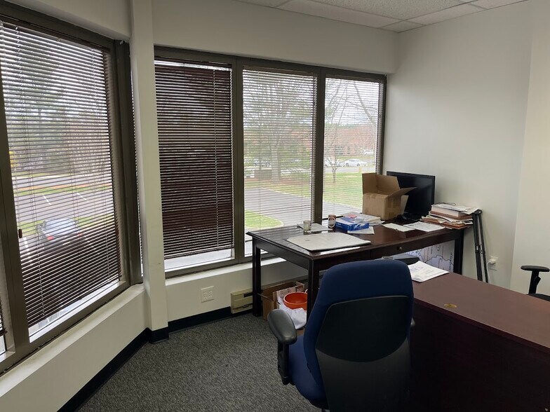 2 Hartford Dr, Tinton Falls, NJ à vendre - Photo intérieure - Image 3 de 8