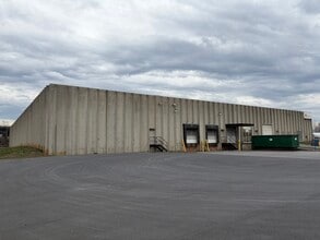 177 Stine Ln, Winchester, VA for lease Interior Photo- Image 2 of 4