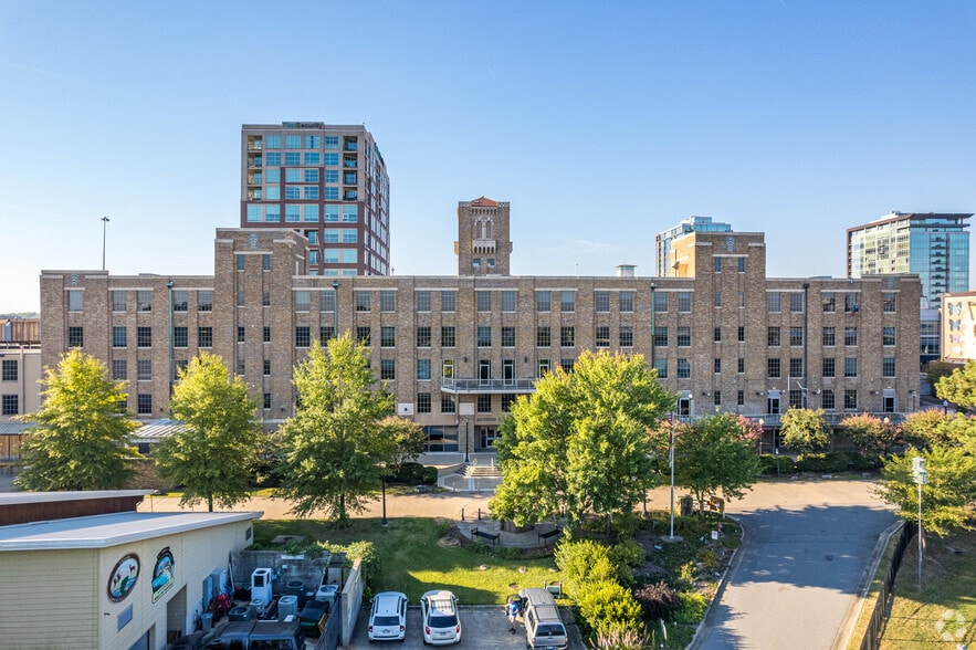 500 President Clinton Ave, Little Rock, AR à louer - Photo du bâtiment - Image 2 de 7