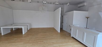 64 Jobs Ln, Southampton, NY à louer Photo intérieure- Image 2 de 2