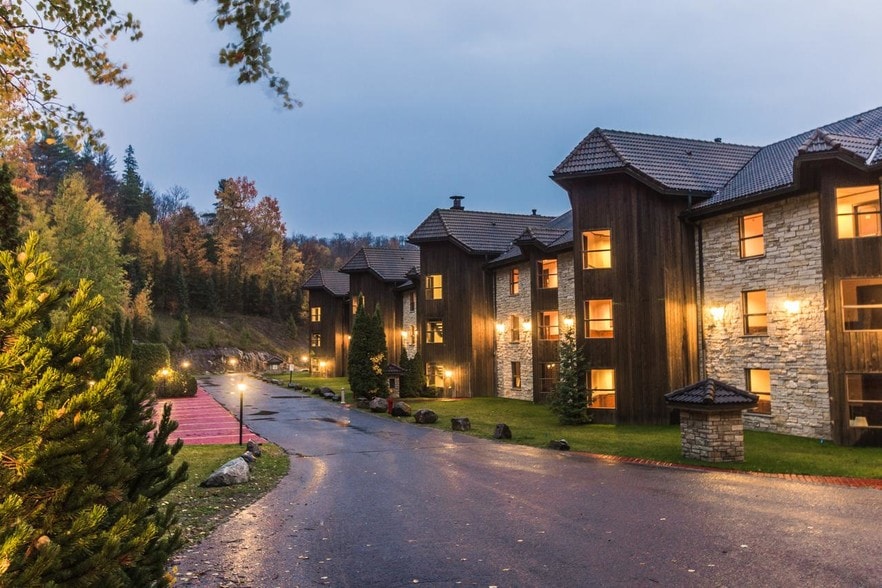 2255 Rte 327, Grenville-sur-la-rouge, QC for sale - Building Photo - Image 2 of 9