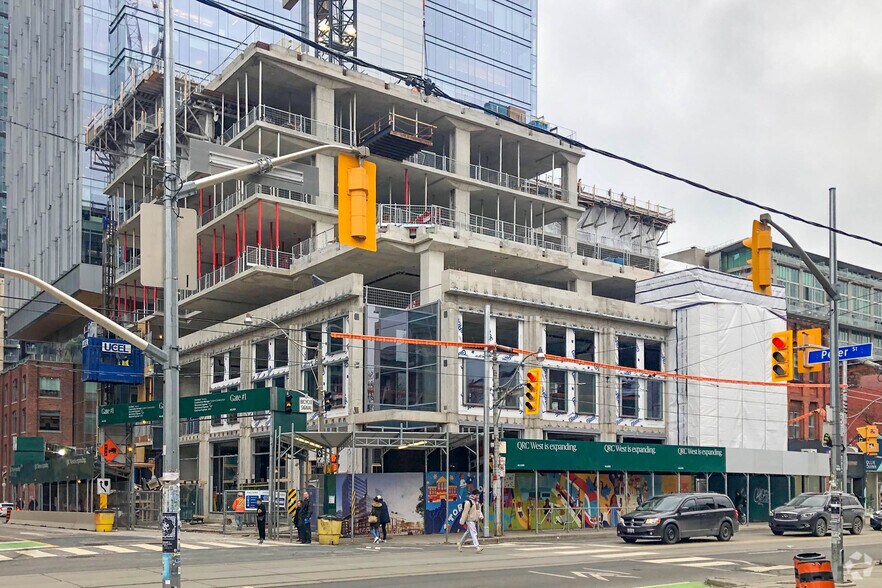 375 Queen St W, Toronto, ON à louer - Photo du bâtiment - Image 2 de 4