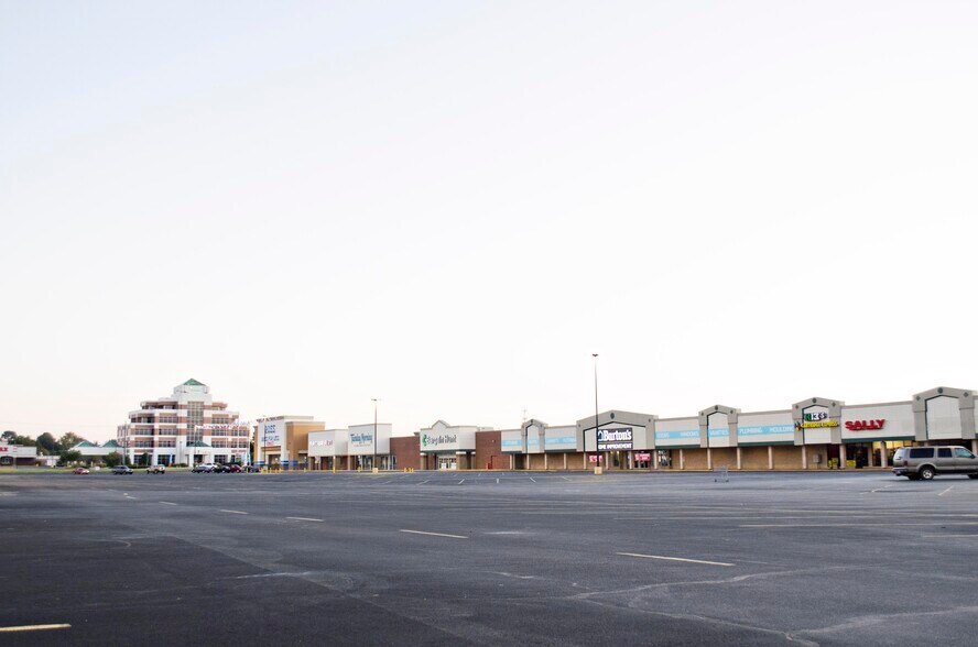 2010 S Caraway Rd, Jonesboro, AR à louer - Photo du bâtiment - Image 3 de 6