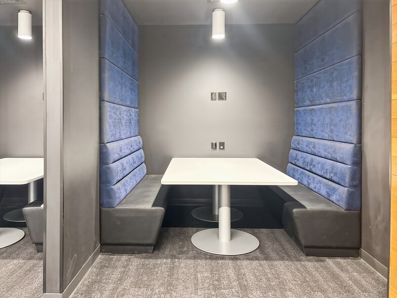 232 3rd St N, La Crosse, WI for lease - Interior Photo - Image 2 of 24