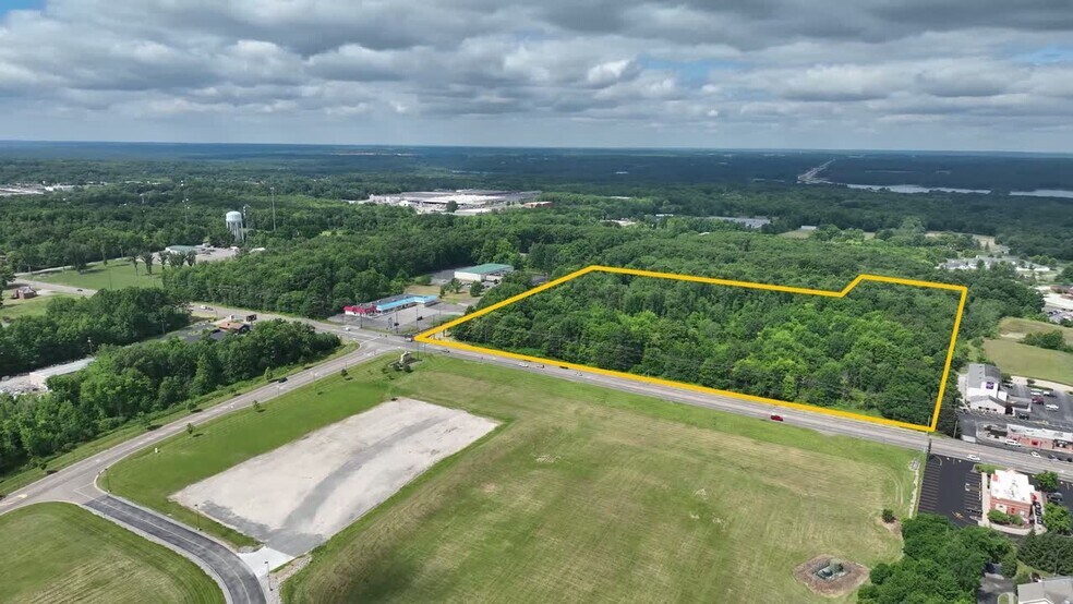 648 Canfield Niles Rd, Austintown, OH à vendre - Vidéo sur l’inscription commerciale - Image 2 de 5