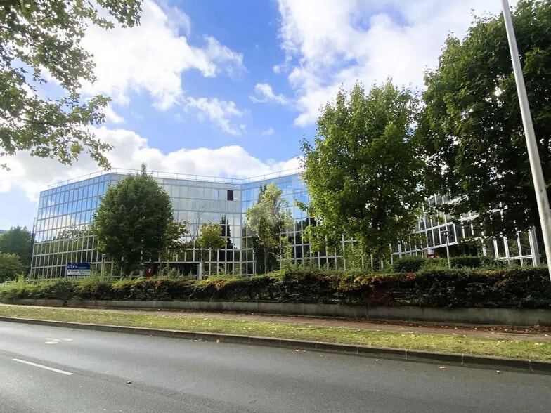 Flex in Évry-Courcouronnes for lease - Building Photo - Image 1 of 13