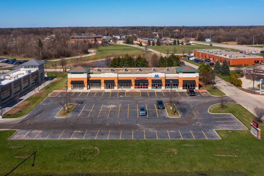 191 North Ave, West Chicago, IL à louer - Photo du bâtiment - Image 2 de 6