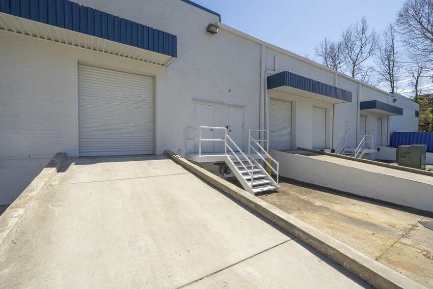 4012 Kingston Ct SE, Marietta, GA à louer - Photo du bâtiment - Image 3 de 10