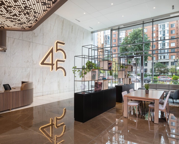 455 Massachusetts Ave NW, Washington, DC for lease - Lobby - Image 3 of 8