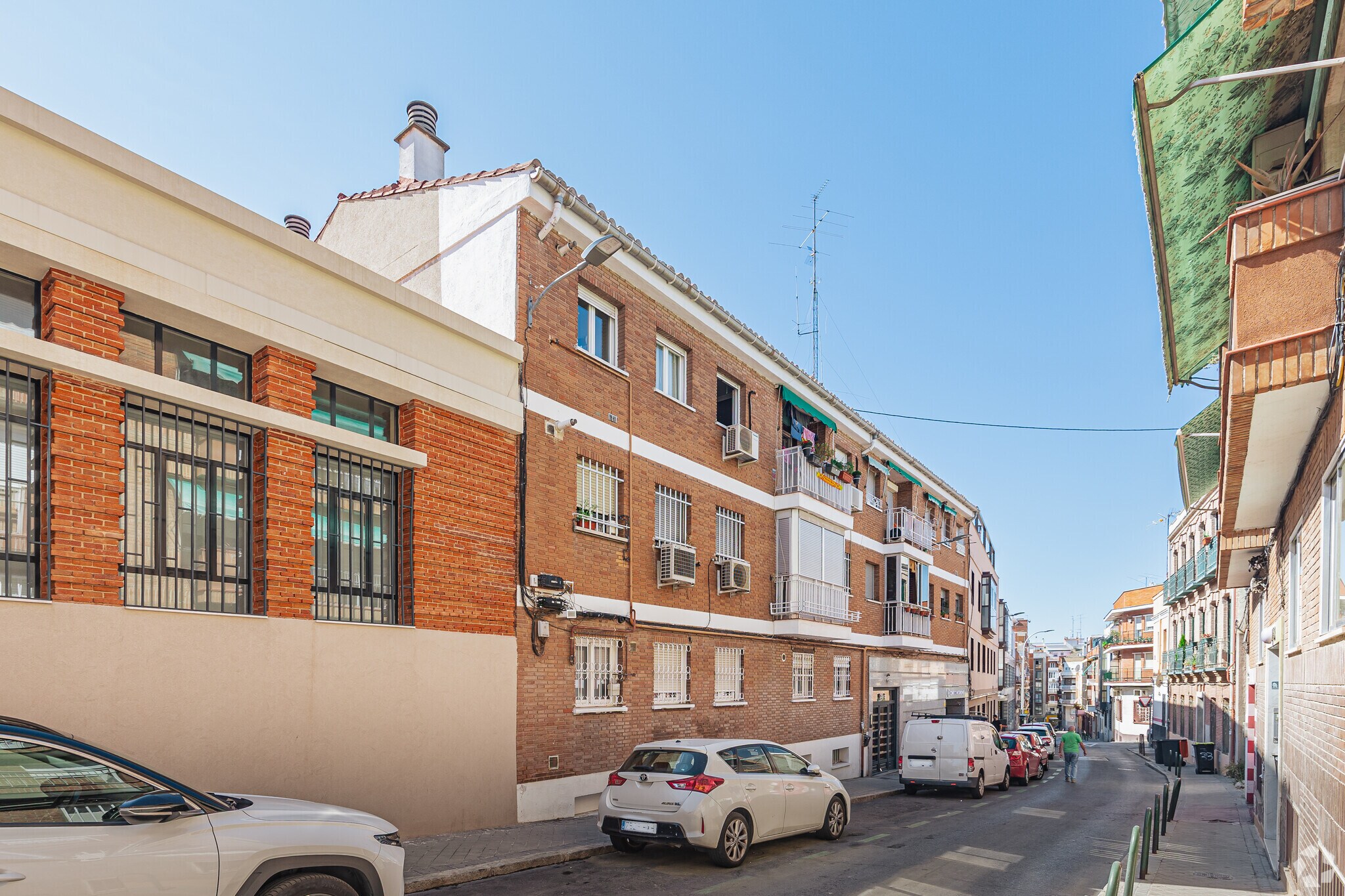 Calle del Limonero, 26, Madrid, Madrid for lease Primary Photo- Image 1 of 4
